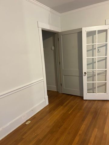 1127 Richmond Road 1, Lexington, KY 40502