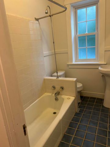 1127 Richmond Road 1, Lexington, KY 40502