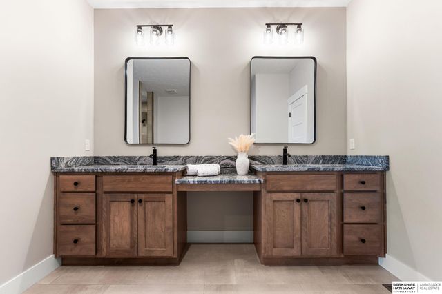 815 S Lakeview Way, Ashland, NE 68003