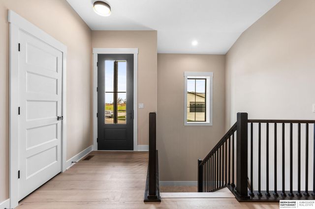 815 S Lakeview Way, Ashland, NE 68003