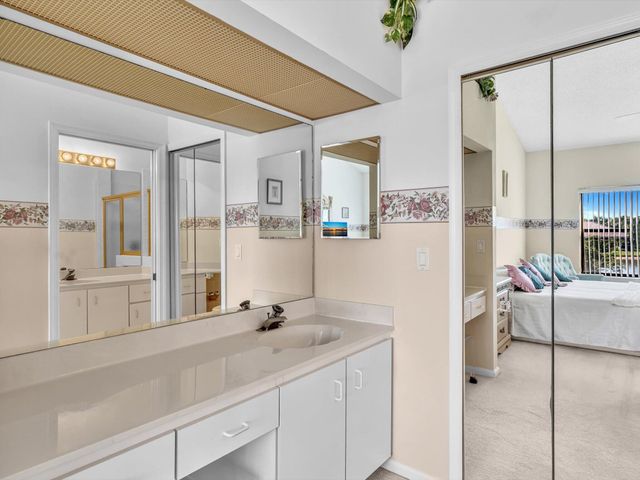 8049 Aberdeen Drive 201, Boynton Beach, FL 33472