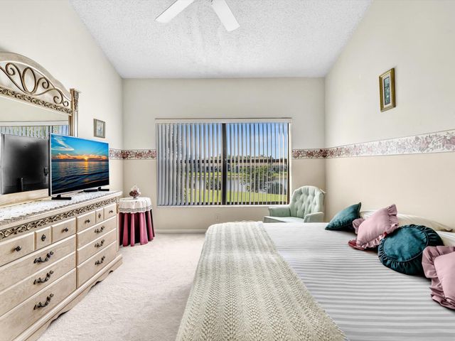 8049 Aberdeen Drive 201, Boynton Beach, FL 33472
