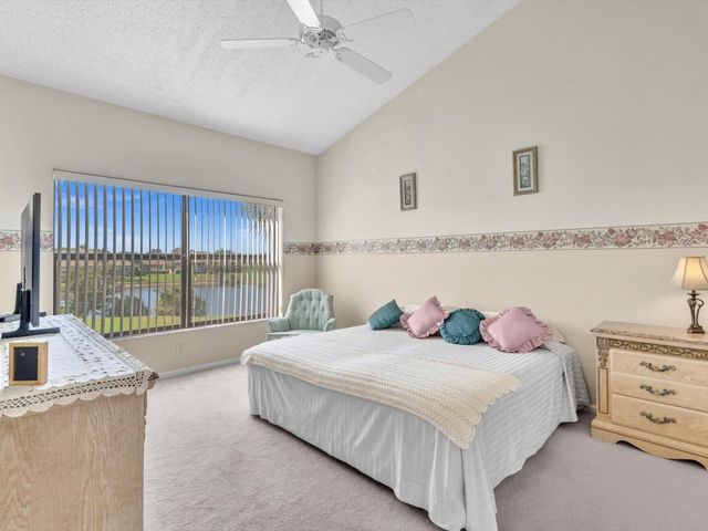 8049 Aberdeen Drive 201, Boynton Beach, FL 33472