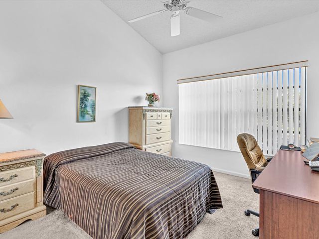 8049 Aberdeen Drive 201, Boynton Beach, FL 33472