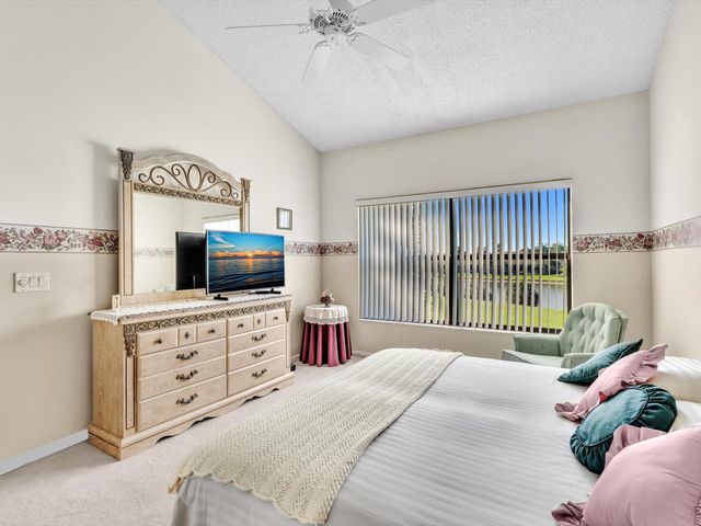 8049 Aberdeen Drive 201, Boynton Beach, FL 33472