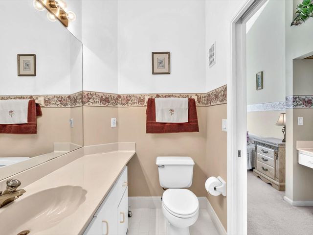 8049 Aberdeen Drive 201, Boynton Beach, FL 33472