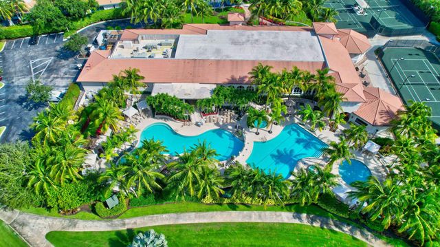 8049 Aberdeen Drive 201, Boynton Beach, FL 33472