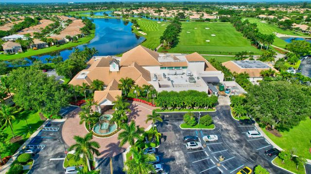 8049 Aberdeen Drive 201, Boynton Beach, FL 33472