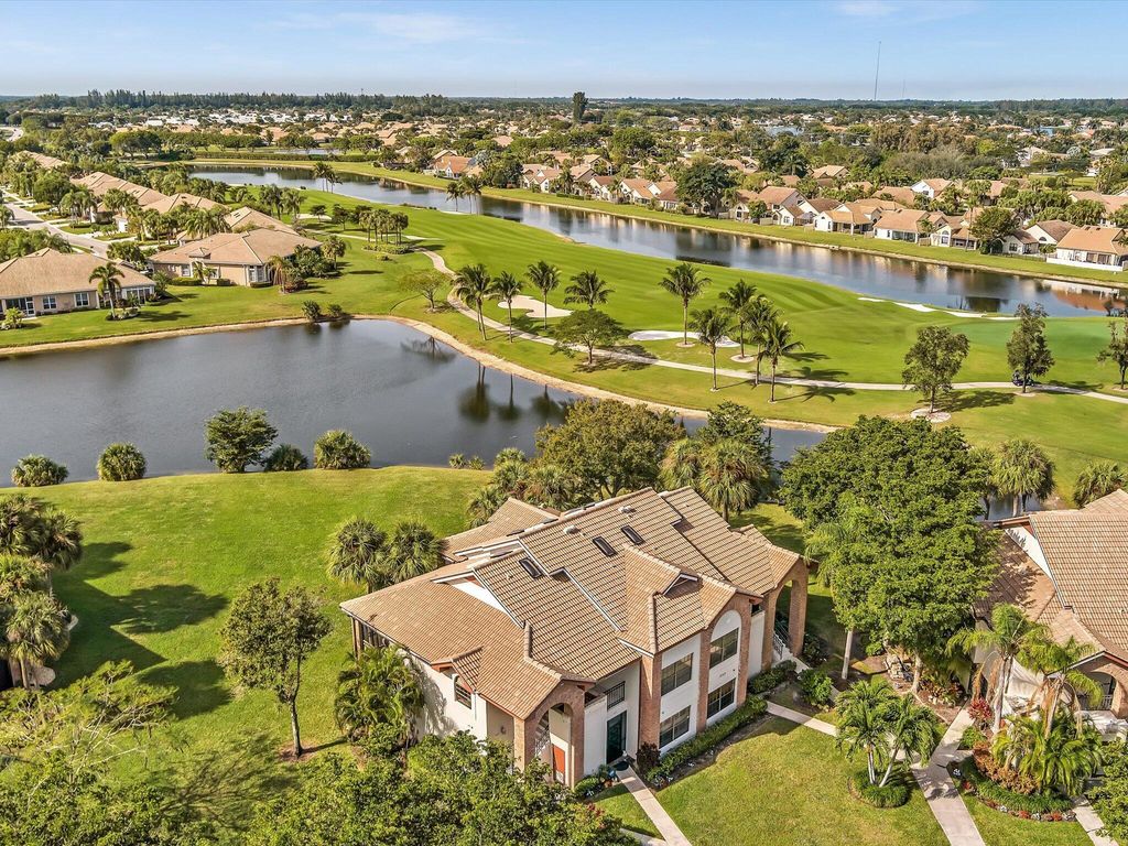 8049 Aberdeen Drive 201, Boynton Beach, FL 33472