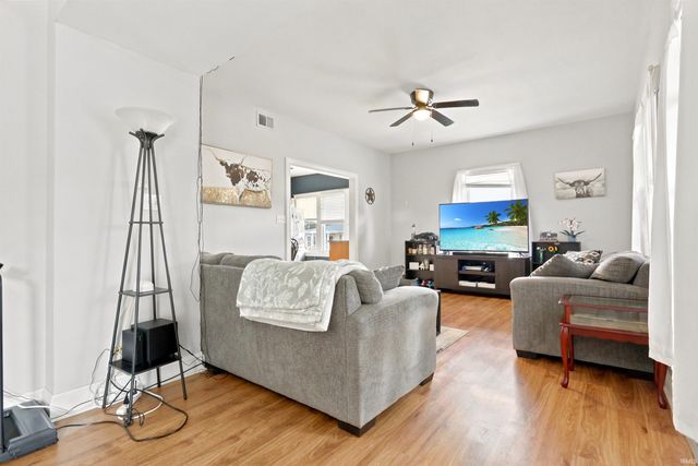 1320 N Main Street, Evansville, IN 47711