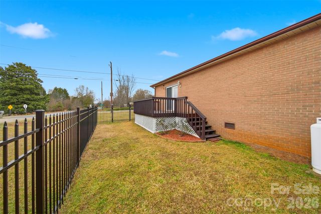 2336 21st Avenue NE, Hickory, NC 28601