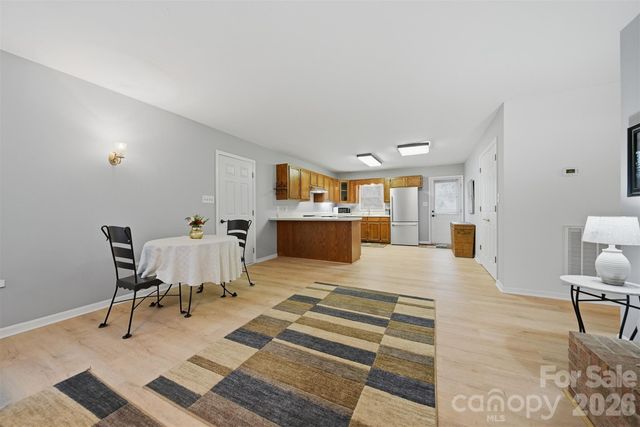 2336 21st Avenue NE, Hickory, NC 28601