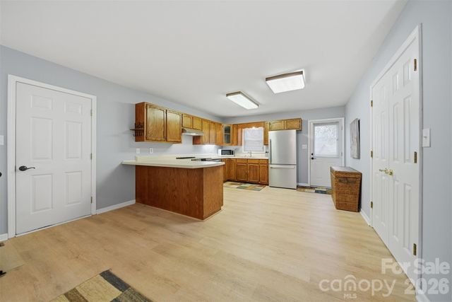 2336 21st Avenue NE, Hickory, NC 28601