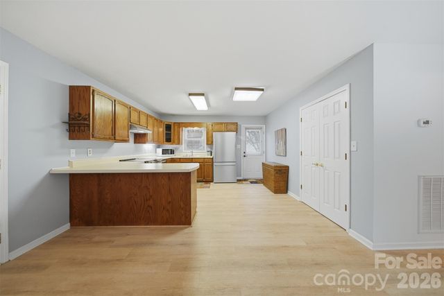 2336 21st Avenue NE, Hickory, NC 28601