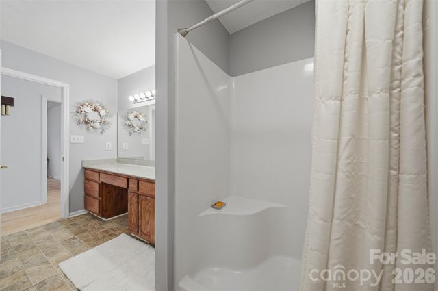 2336 21st Avenue NE, Hickory, NC 28601