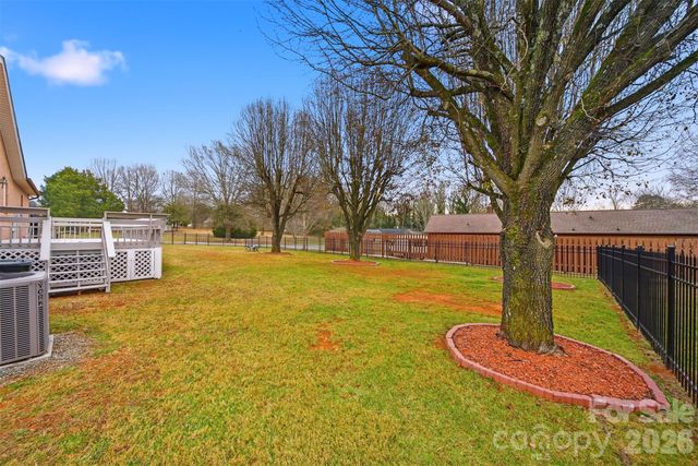 2336 21st Avenue NE, Hickory, NC 28601