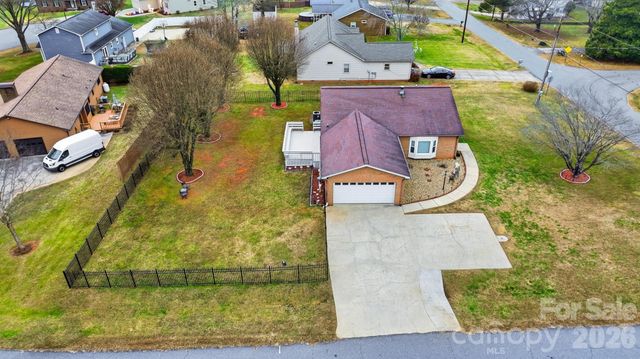 2336 21st Avenue NE, Hickory, NC 28601