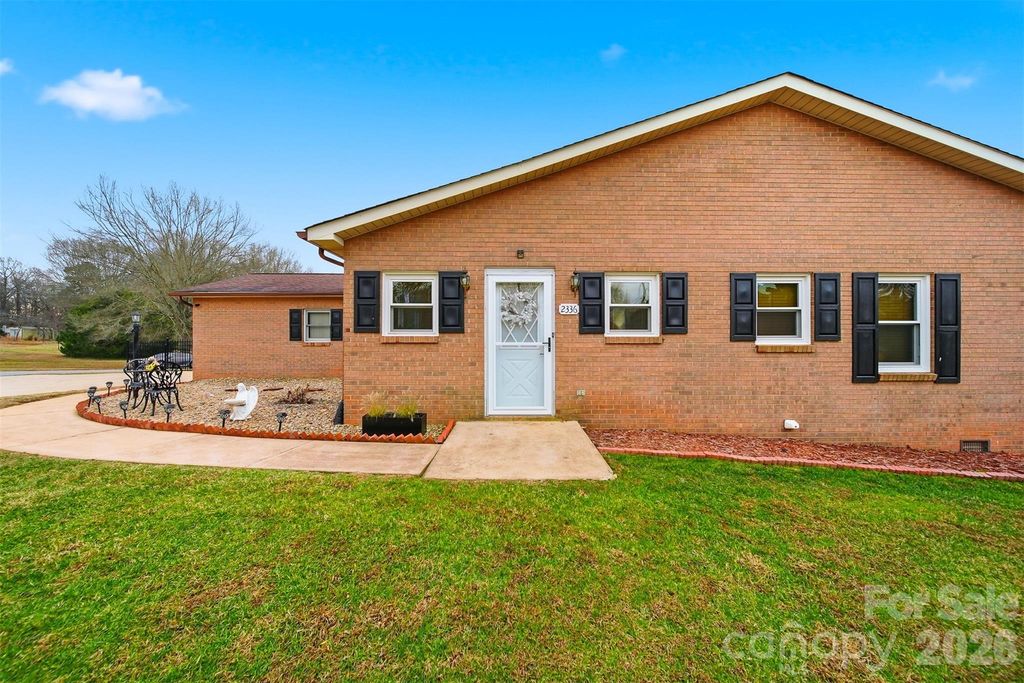 2336 21st Avenue NE, Hickory, NC 28601