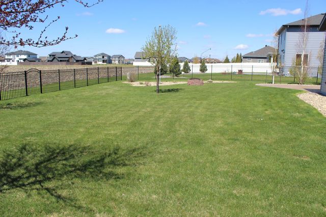 729 48th Avenue W, West Fargo, ND 58078