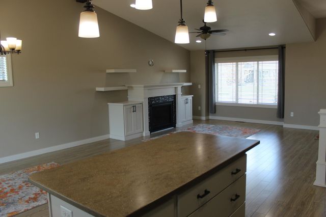 729 48th Avenue W, West Fargo, ND 58078