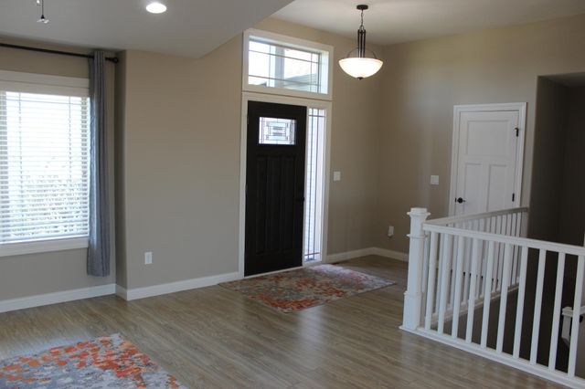 729 48th Avenue W, West Fargo, ND 58078