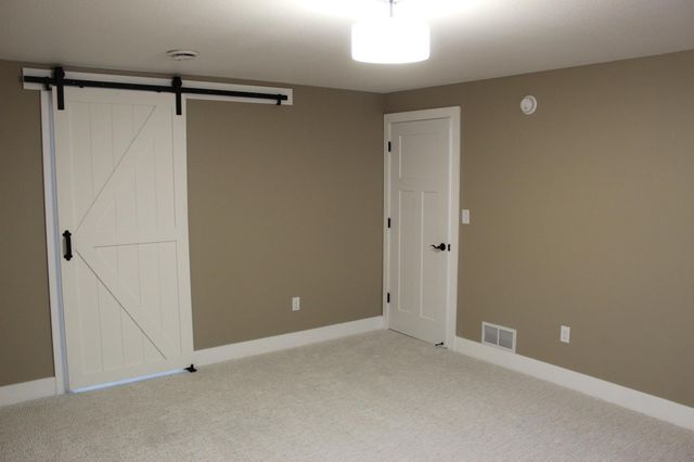 729 48th Avenue W, West Fargo, ND 58078