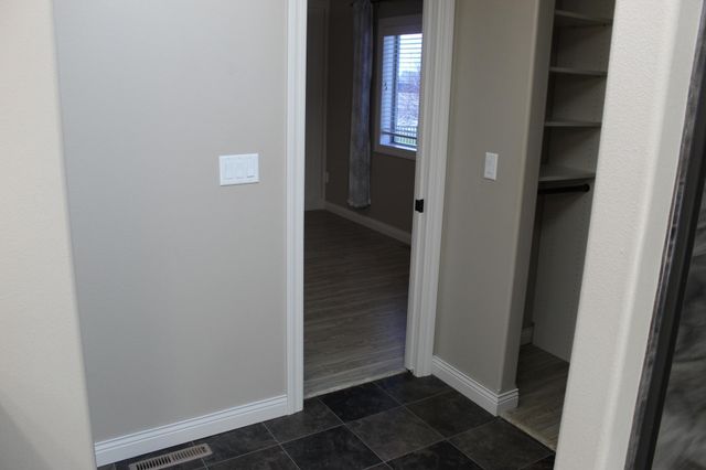 729 48th Avenue W, West Fargo, ND 58078