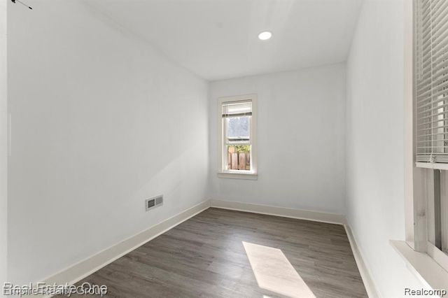 21047 Outer Drive, Dearborn, MI 48124