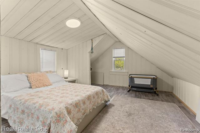 21047 Outer Drive, Dearborn, MI 48124