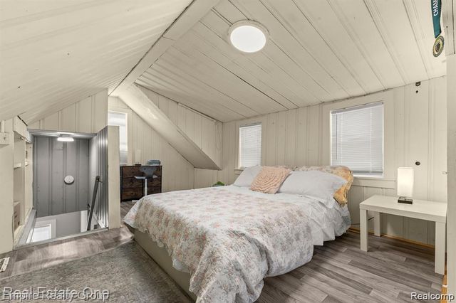 21047 Outer Drive, Dearborn, MI 48124