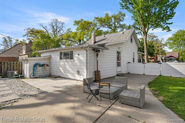 21047 Outer Drive, Dearborn, MI 48124