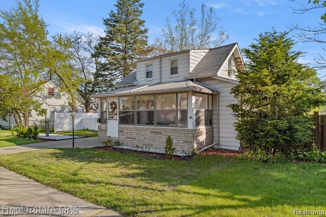 21047 Outer Drive, Dearborn, MI 48124