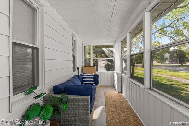 21047 Outer Drive, Dearborn, MI 48124