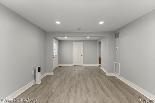 21047 Outer Drive, Dearborn, MI 48124