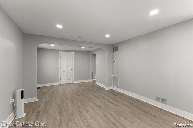 21047 Outer Drive, Dearborn, MI 48124