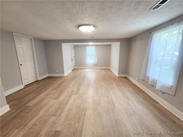 213 Starlight Drive, Clarksville, IN 47129