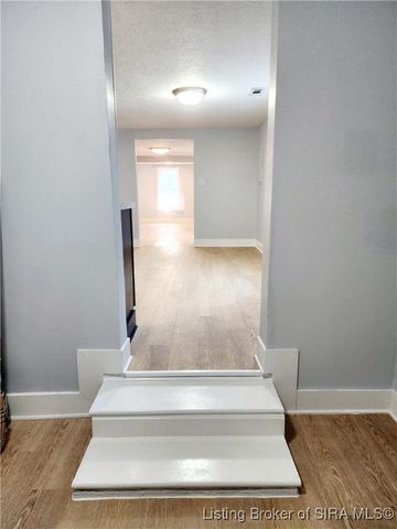 213 Starlight Drive, Clarksville, IN 47129