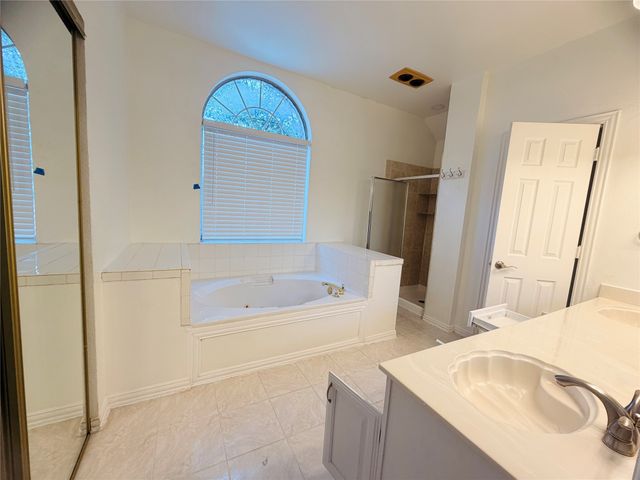434 Moonlight Way, Irving, TX 75063