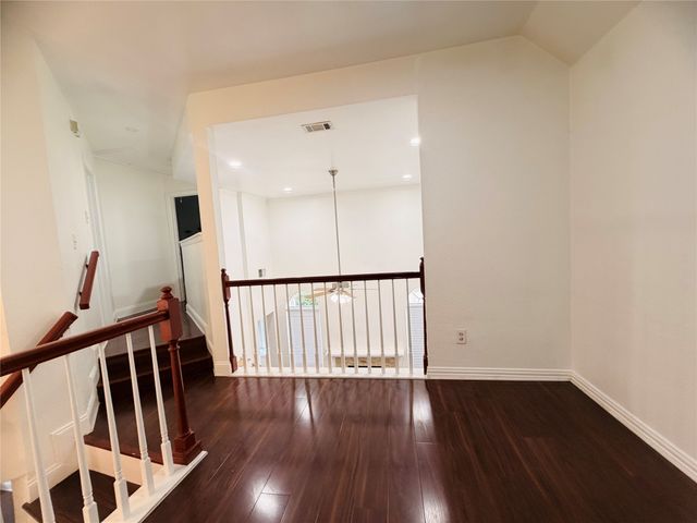 434 Moonlight Way, Irving, TX 75063