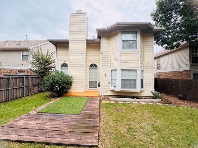 434 Moonlight Way, Irving, TX 75063