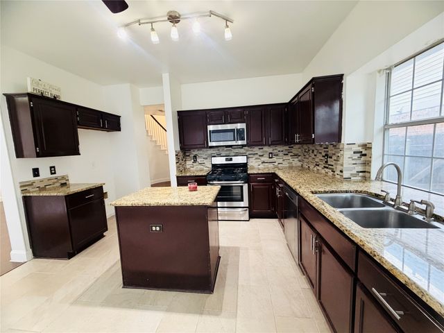 434 Moonlight Way, Irving, TX 75063