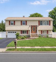 1682 Church Street, Holbrook, NY 11741