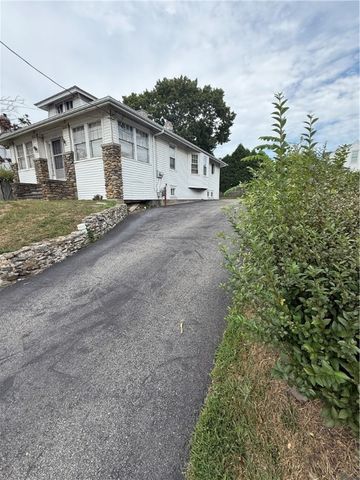 117 West Main Road, Middletown, RI 02842