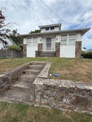 117 West Main Road, Middletown, RI 02842