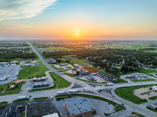 1 Ash Avenue, Wagoner, OK 74467