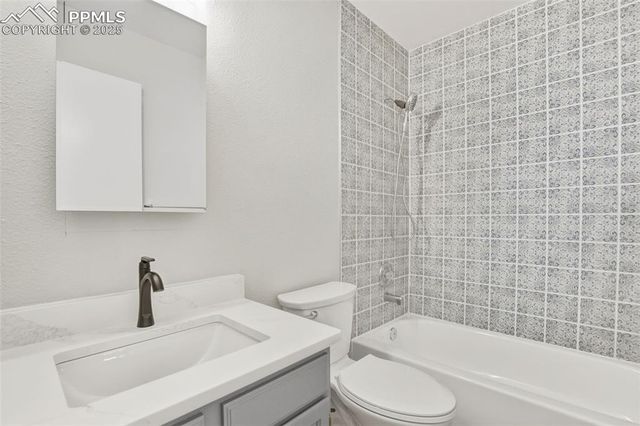 1850 Palm Drive, Colorado Springs, CO 80918