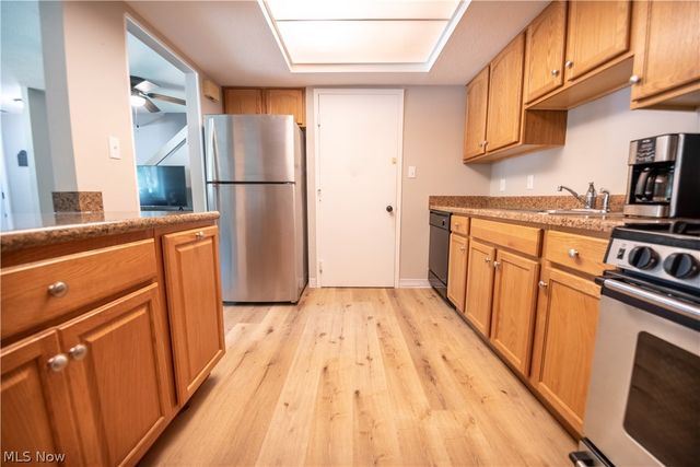 26674 Lake Of The Falls Boulevard, Olmsted Falls, OH 44138
