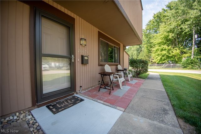 26674 Lake Of The Falls Boulevard, Olmsted Falls, OH 44138
