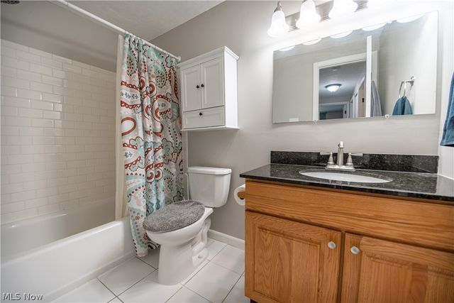 26674 Lake Of The Falls Boulevard, Olmsted Falls, OH 44138