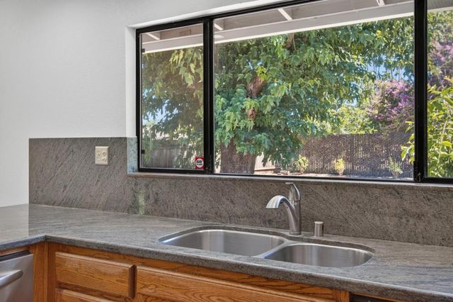 6900 Palm Ave, Fair Oaks, CA 95628
